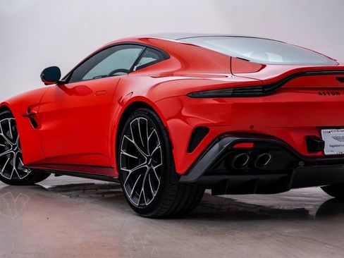 Used 2025 Aston Martin V8 Vantage Coupe image 9