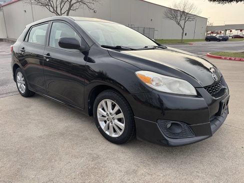 Used 2010 Toyota Matrix image 3