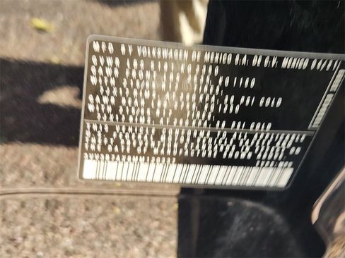 Used 2021 Volkswagen Tiguan S image 33