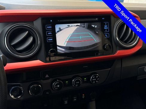 Used 2019 Toyota Tacoma TRD Sport AWD/4WD image 7