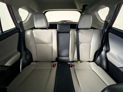 Used 2018 Toyota RAV4 Limited image 33