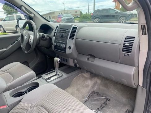 Used 2012 Nissan Frontier SV AWD/4WD image 24