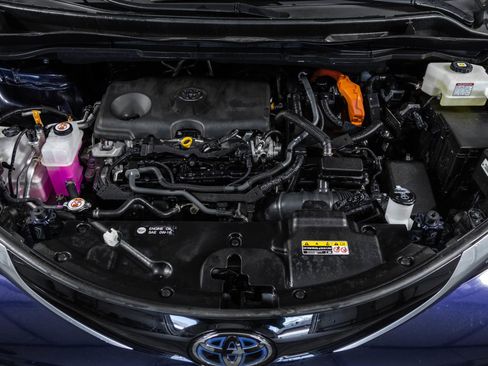 Used 2025 Toyota Sienna Platinum AWD/4WD image 49
