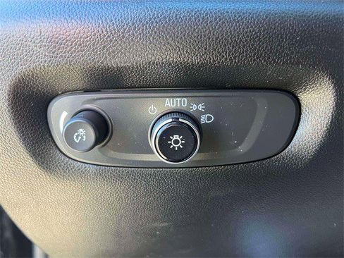 Certified 2023 Chevrolet Traverse LT image 14