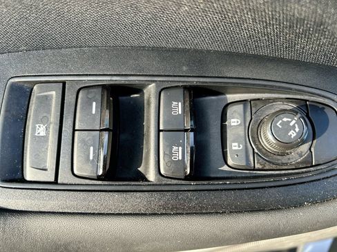Used 2025 Subaru Outback AWD/4WD image 12