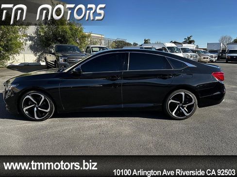 Used 2018 Honda Accord Sport image 3