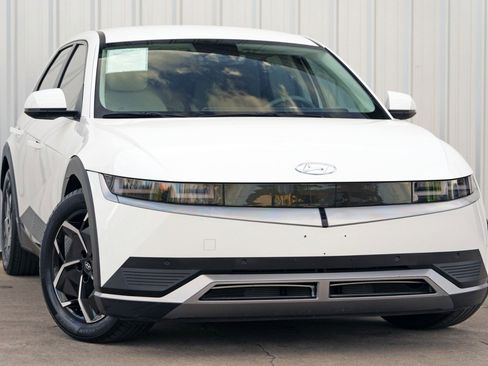 Used 2022 Hyundai Ioniq 5 SEL image 2