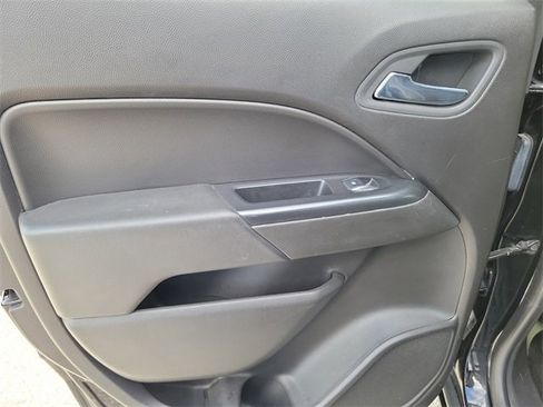 Used 2018 Chevrolet Colorado LT w/ LT Convenience Package image 12