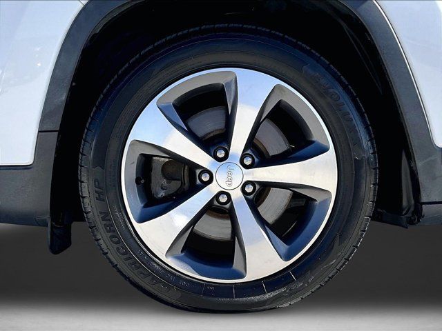 Used 2020 Jeep Cherokee Limited FWD image 10