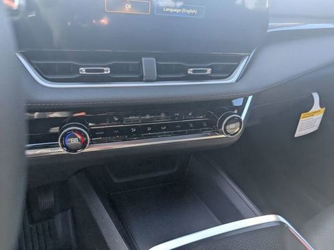 New 2026 Chevrolet Equinox LT w/ Convenience Package II image 21