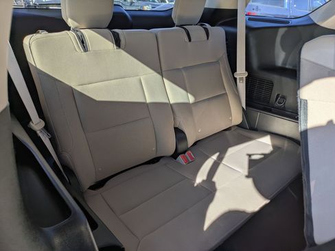 Used 2021 Ford Explorer 2WD image 25