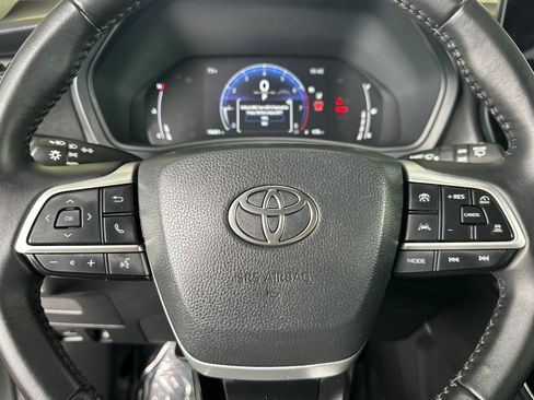 Used 2025 Toyota Grand Highlander FWD image 28