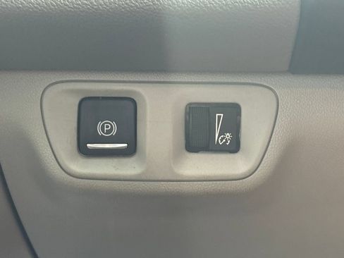 Used 2017 GMC Acadia SLE FWD image 26