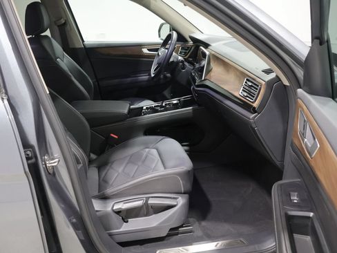 Used 2025 Volkswagen Atlas SE AWD/4WD image 22