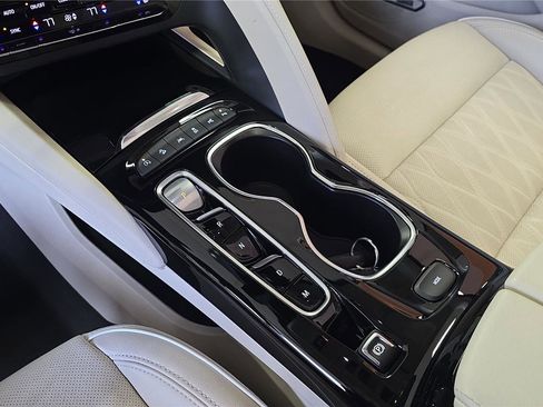 Used 2023 Buick Envision Avenir image 21