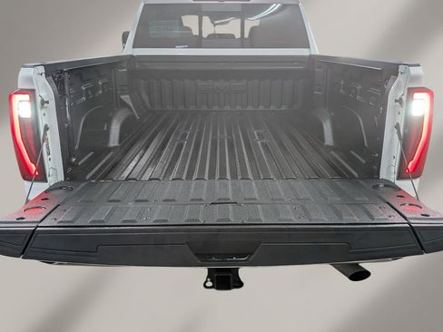 Used 2024 GMC Sierra 2500 SLT w/ SLT Premium Package image 27