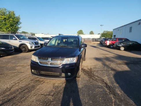 Used 2011 Dodge Journey SXT w/ Trailer Tow Prep Group FWD image 3