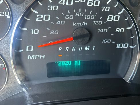 Used 2022 Chevrolet Express 2500 w/ Driver Convenience Package RWD image 14