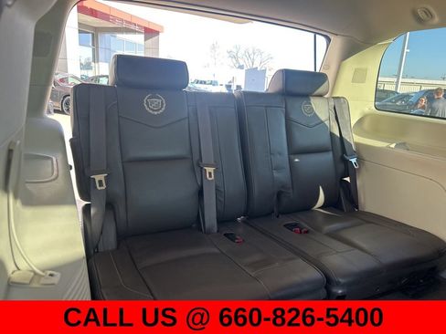 Used 2011 Cadillac Escalade Platinum AWD/4WD image 11