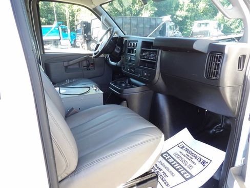 Used 2019 Chevrolet Express 3500 Extended w/ Driver Convenience Package RWD image 30