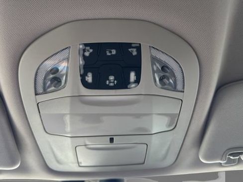 Used 2022 Chrysler Pacifica Touring-L FWD image 14