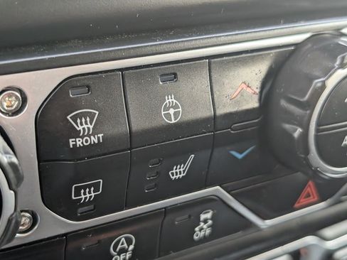 Used 2018 Jeep Wrangler Unlimited Sahara w/ Quick Order Package 24M Moab image 17