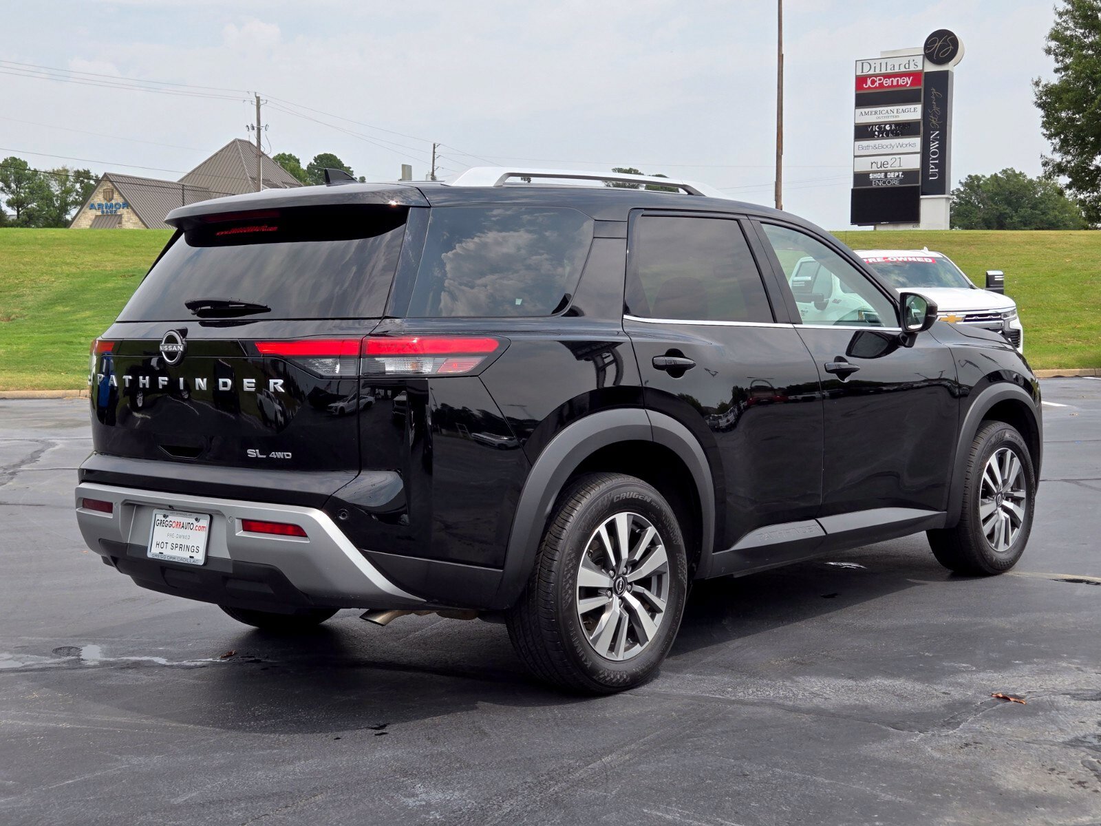 Used 2025 Nissan Pathfinder SL AWD/4WD image 5