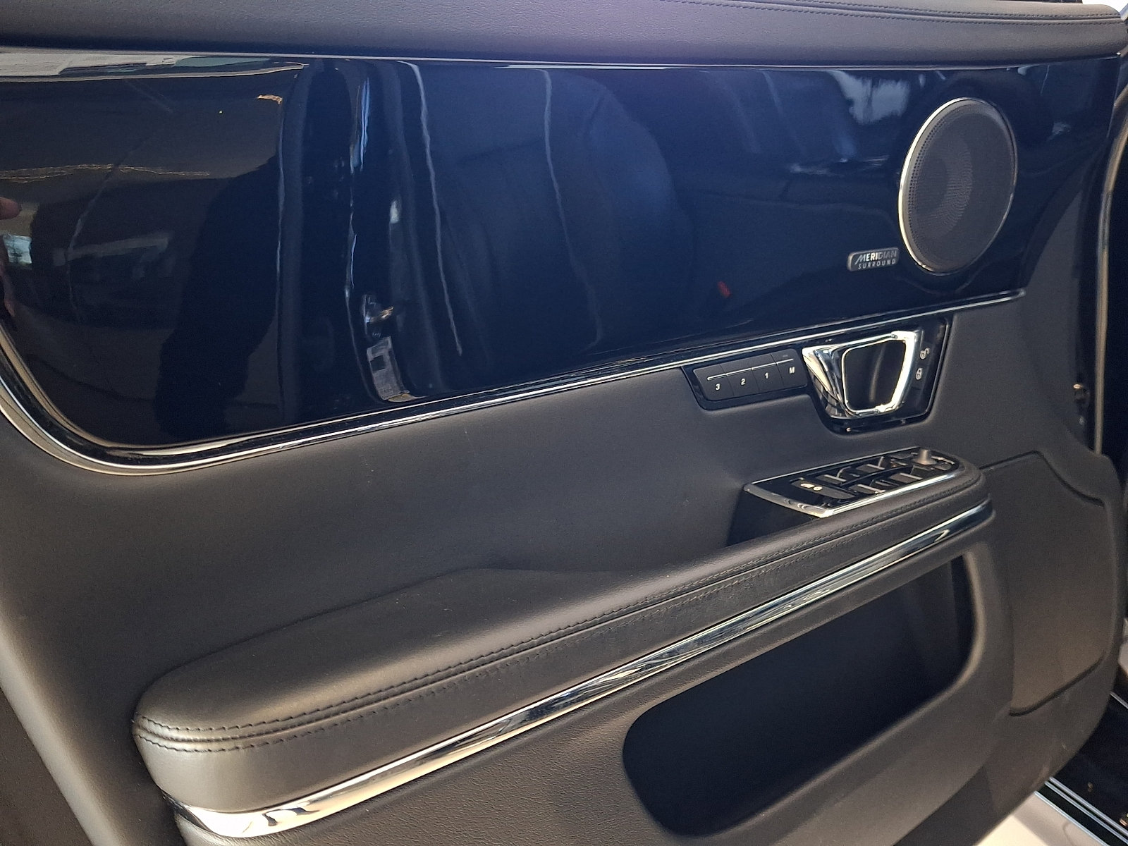 Used 2017 Jaguar XJ R-Sport AWD/4WD image 11