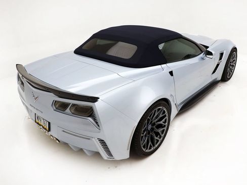 Used 2017 Chevrolet Corvette Grand Sport RWD image 15