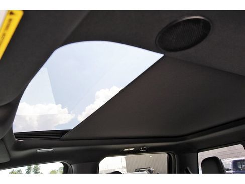 Used 2025 Ford F150 Raptor AWD/4WD image 28