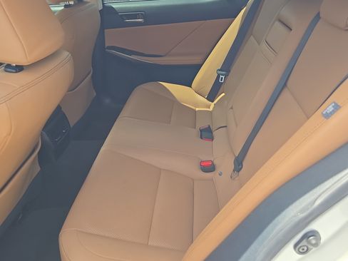 Used 2018 Lexus IS 300 image 16