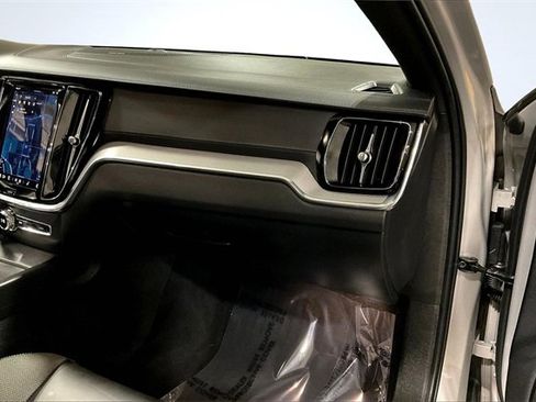 Certified 2024 Volvo S60 B5 Ultimate image 17