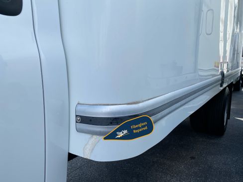 Used 2022 Chevrolet Express 3500 w/ Power Convenience Package RWD image 32