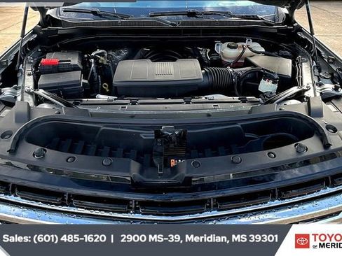 Used 2023 Chevrolet Suburban LT image 8