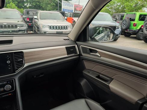 Used 2022 Volkswagen Atlas SEL AWD/4WD image 33