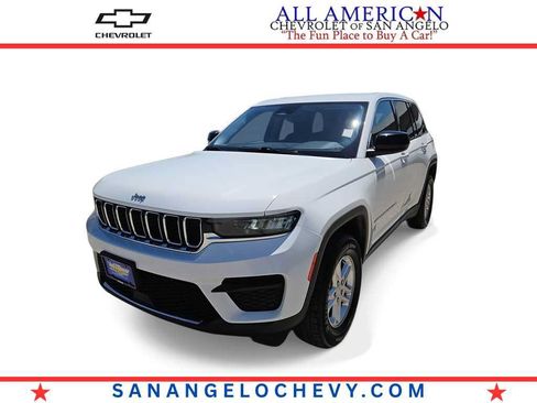 Used 2024 Jeep Grand Cherokee Laredo AWD/4WD image 1