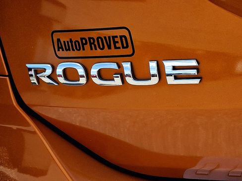 Used 2019 Nissan Rogue SV AWD/4WD image 29