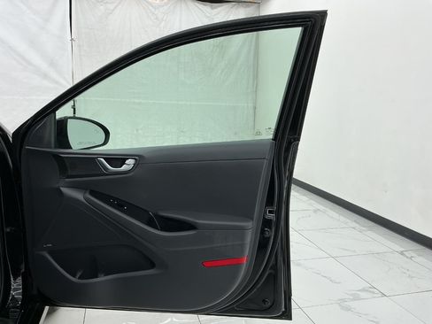 Used 2019 Hyundai Ioniq Limited FWD image 19