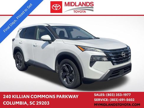 Used 2025 Nissan Rogue SV FWD image 1