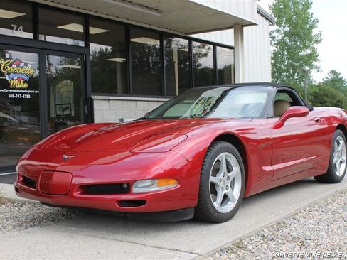 Used 2002 Chevrolet Corvette Convertible w/ Preferred Equipment Group2 RWD image 8
