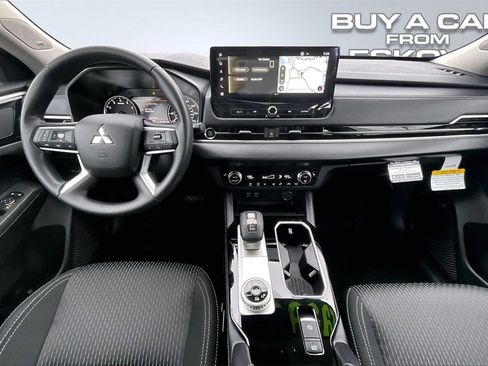 New 2026 Mitsubishi Outlander ES image 5
