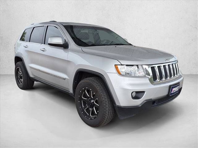 Used 2012 Jeep Grand Cherokee Laredo AWD/4WD image 3