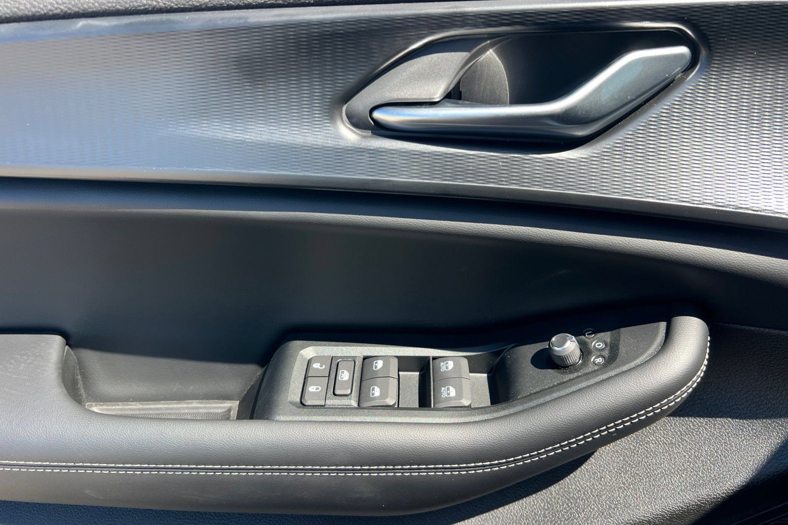 New 2026 Jeep Grand Cherokee Laredo X AWD/4WD image 10