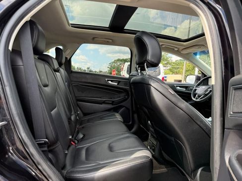 Used 2019 Ford Edge Titanium w/ Equipment Group 301A FWD image 11