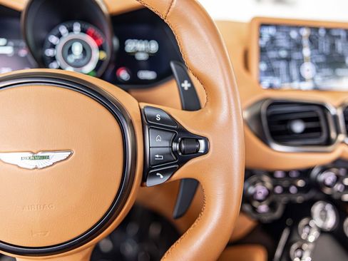 Used 2023 Aston Martin V8 Vantage Coupe image 22