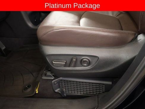 Used 2024 Toyota Sienna Platinum image 11