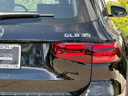 Used 2025 Mercedes-Benz GLB 35 AMG 4MATIC image 33