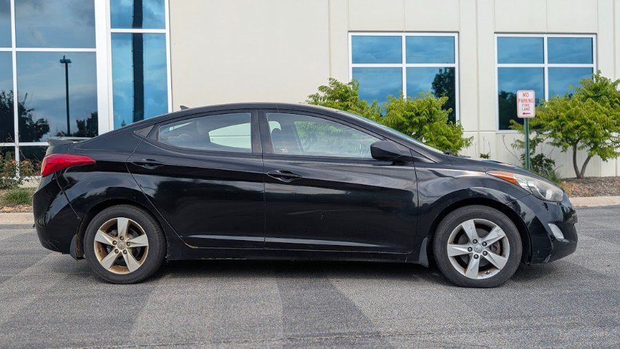 Used 2013 Hyundai Elantra GLS w/ Preferred Pkg FWD image 4