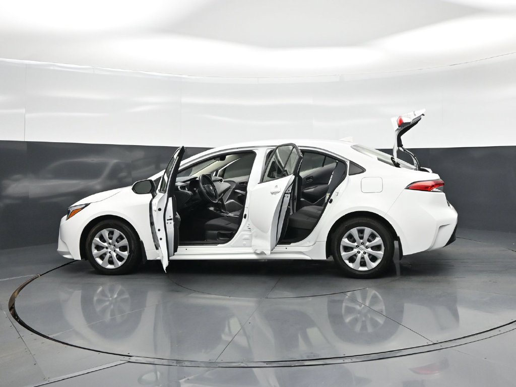 Used 2025 Toyota Corolla LE w/ Carpet Mat Package (TMS) FWD image 34