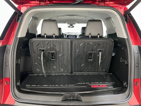 Used 2023 GMC Acadia SLT w/ Preferred Package image 46
